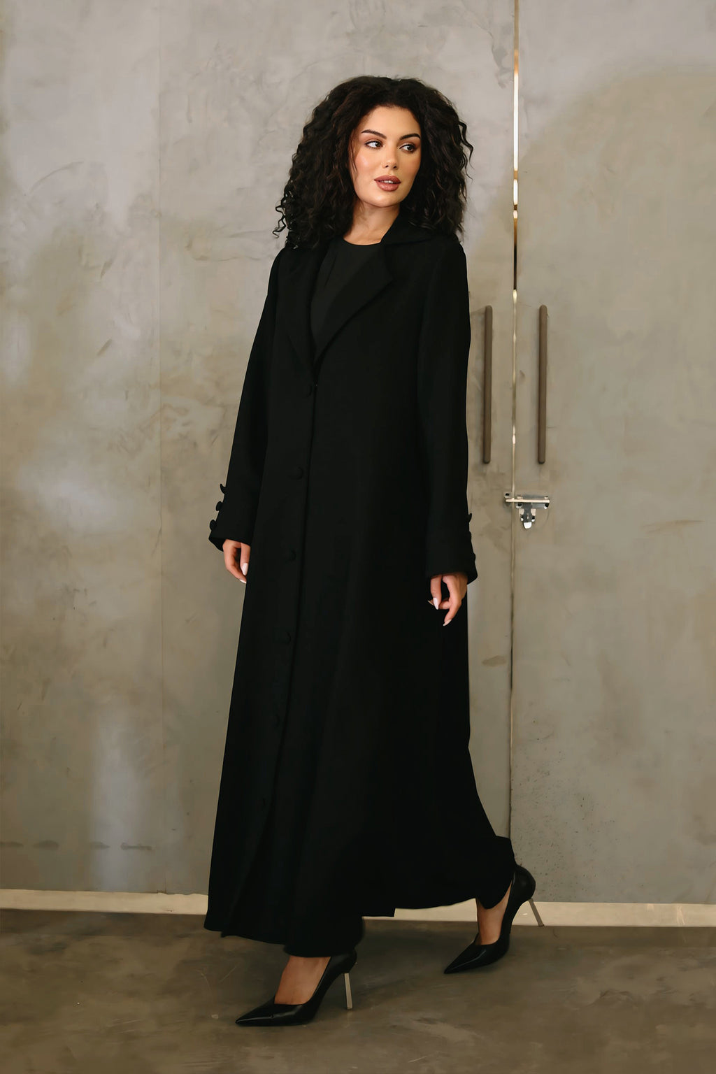 BLACK BLAZER ROSE CLOSE ABAYA.
