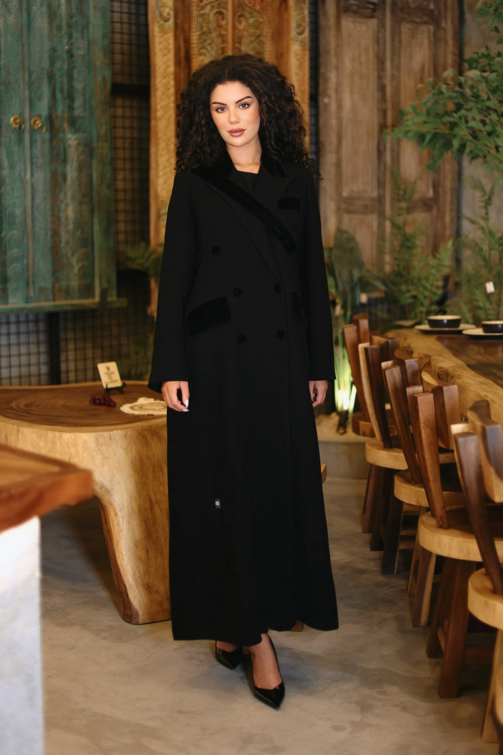 BLACK BLAZER ROSE CLOSE ABAYA.