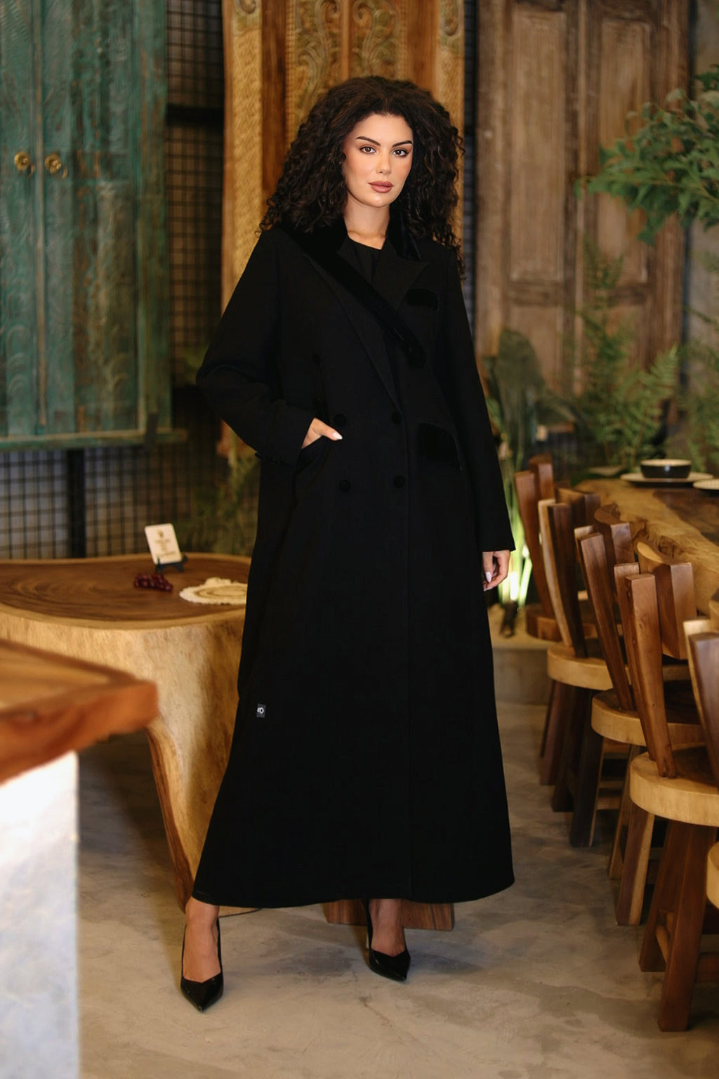 BLACK BLAZER ROSE CLOSE ABAYA.