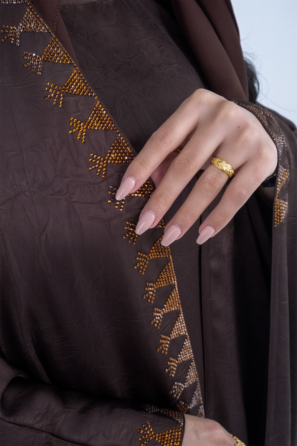 BROWN  CREPE CRYSTALIZED OPEN BESHT ABAYA
