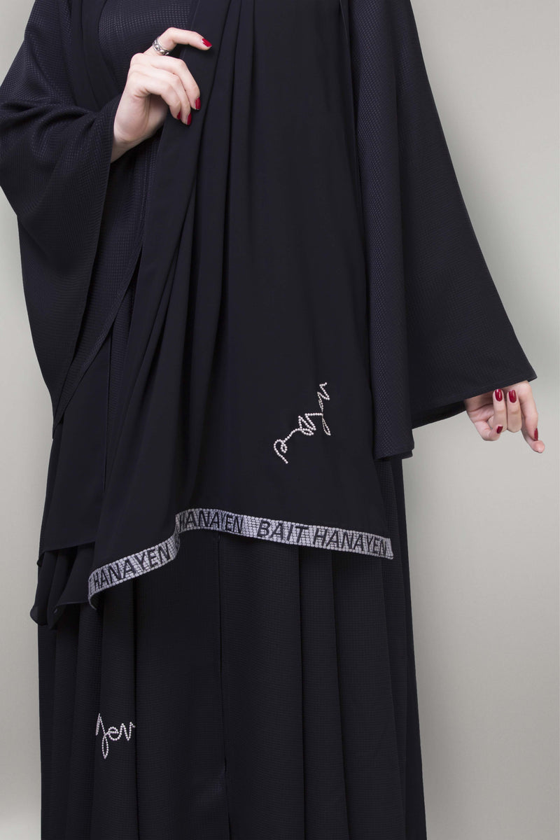 BLACK TWEETED LOGO FABRIC DESIGN SOALON ABAYA.