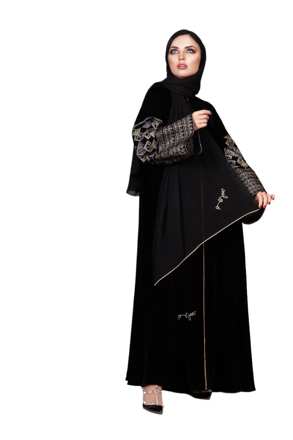 BLACK EMBROIDERED VELVET BISHT ABAYA.