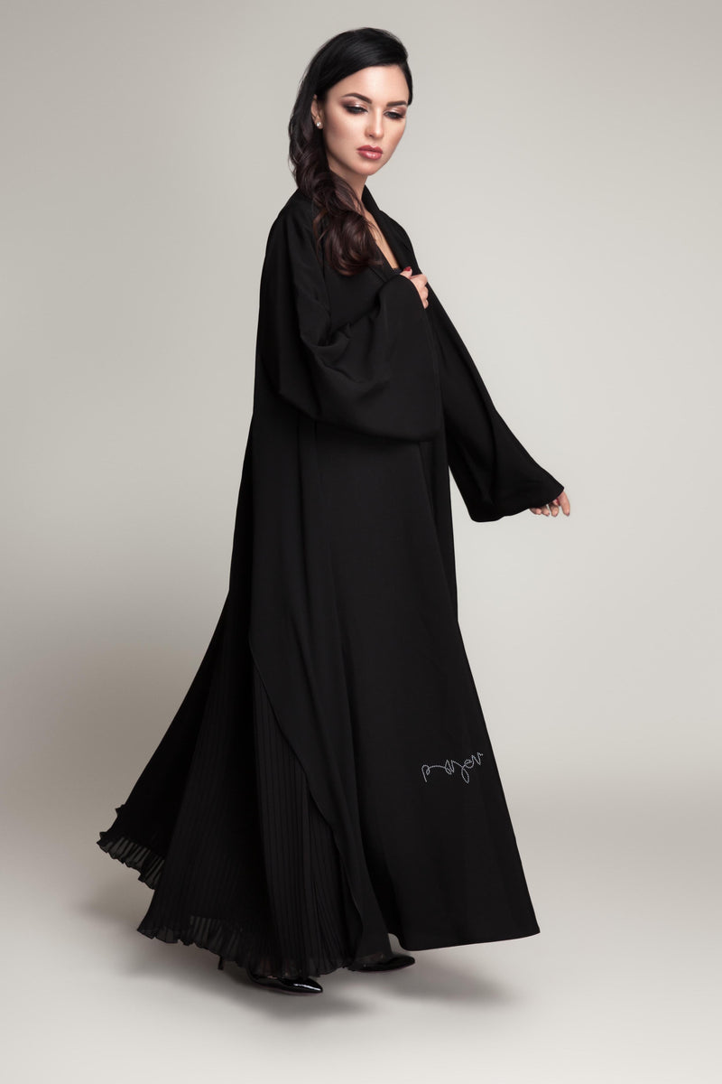 BLACK PLEATED SOALON OPEN ABAYA.