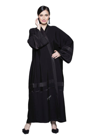 BLACK PLAIN BISHT SOALON ABAYA.