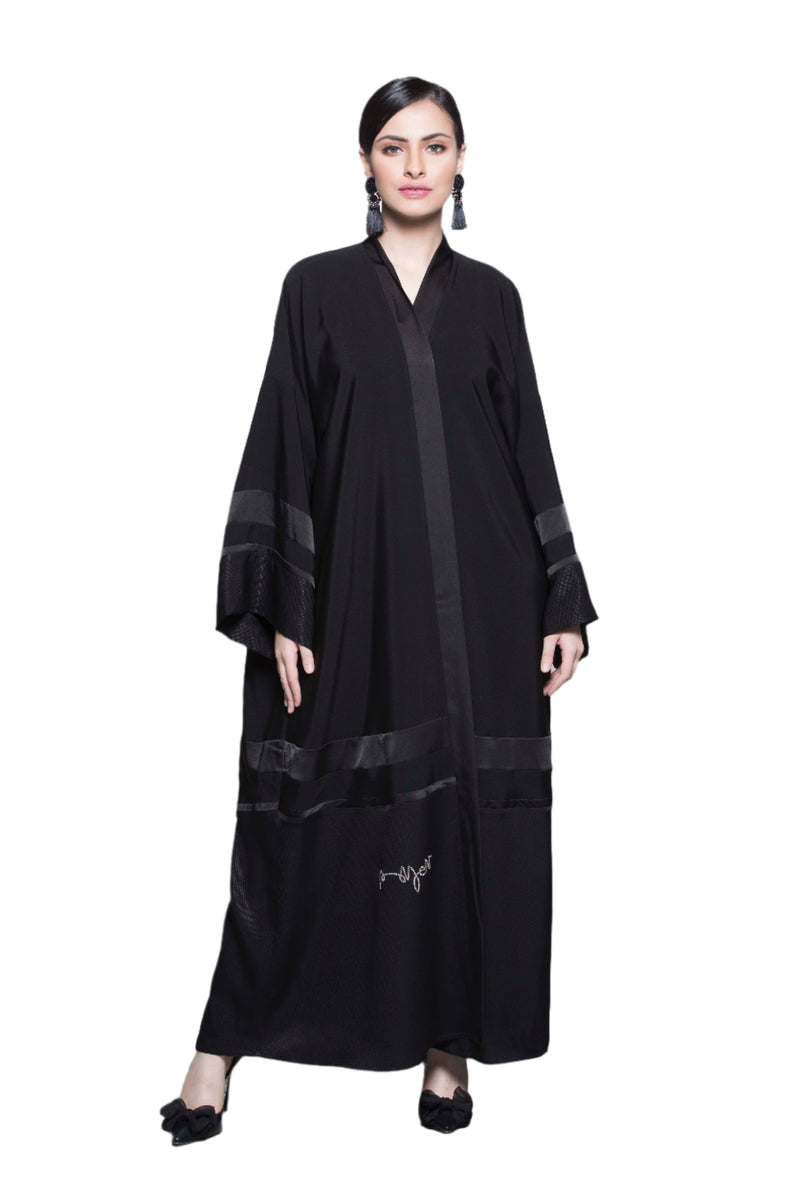 BLACK PLAIN BISHT SOALON ABAYA.