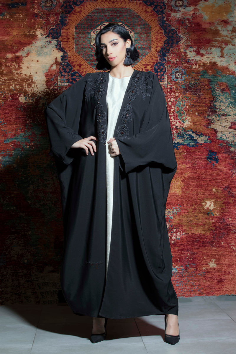 BLACK LACE EMBROIDERED SOALON OPEN ABAYA.