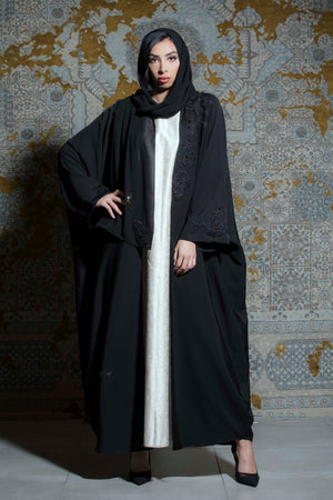 BLACK LACE EMBROIDERED SOALON OPEN ABAYA.