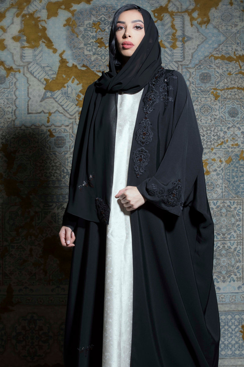 BLACK LACE EMBROIDERED SOALON OPEN ABAYA.