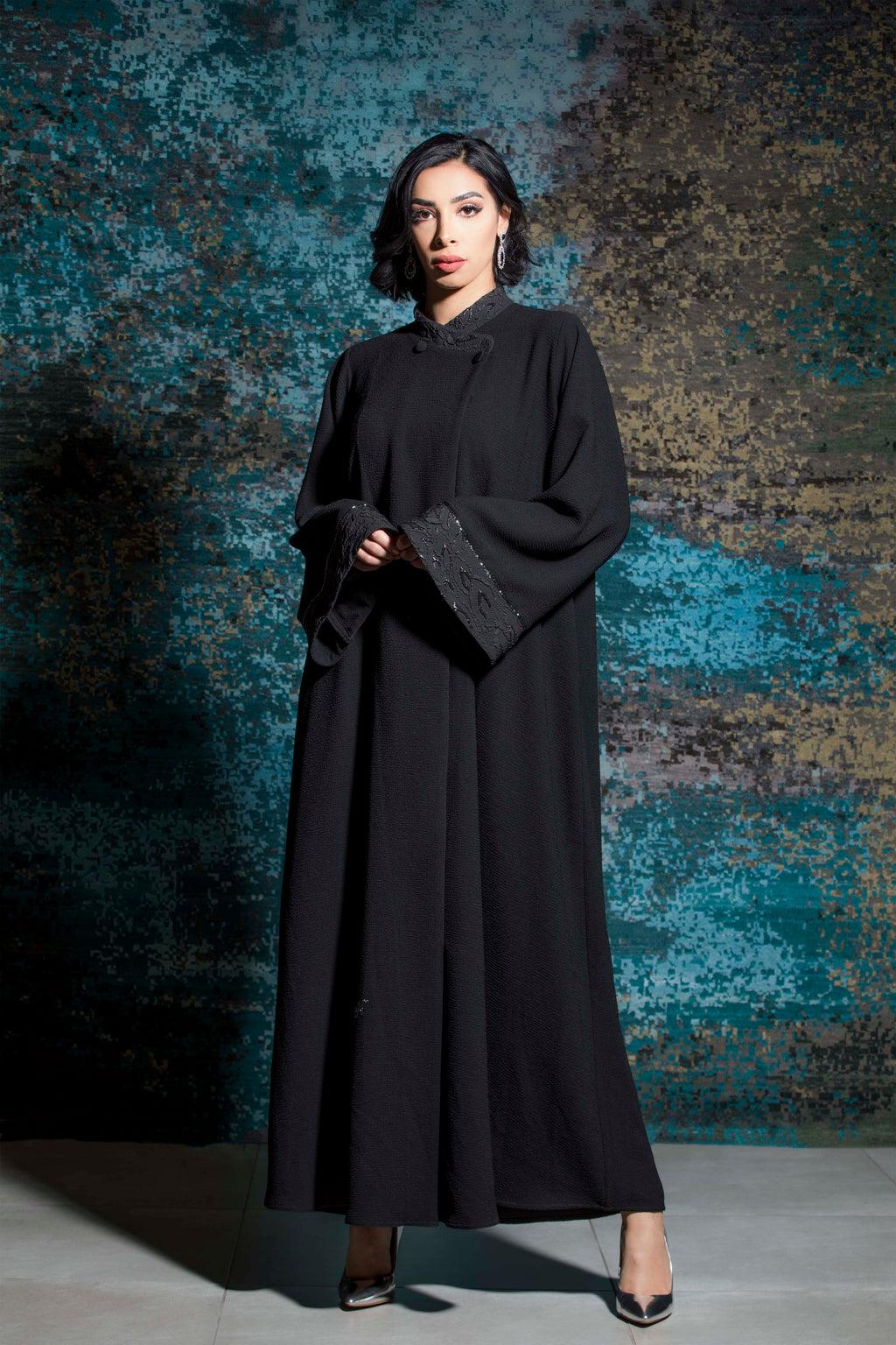 BLACK CRYSTALIZED TOP BUTTONED JACQUARD ABAYA.