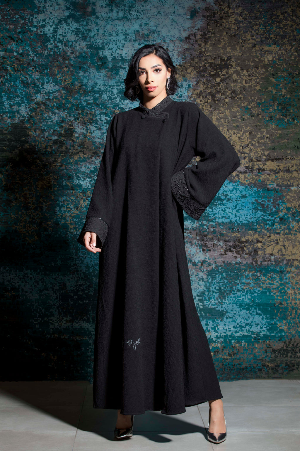 BLACK CRYSTALIZED TOP BUTTONED JACQUARD ABAYA.