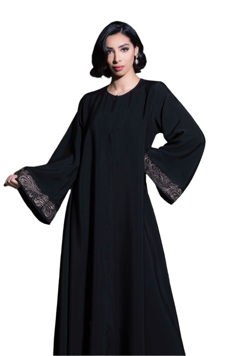 BLACK CUFF EMBROIDERED SOALON ABAYA.