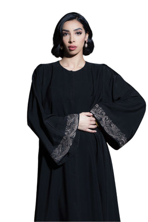 BLACK CUFF EMBROIDERED SOALON ABAYA.