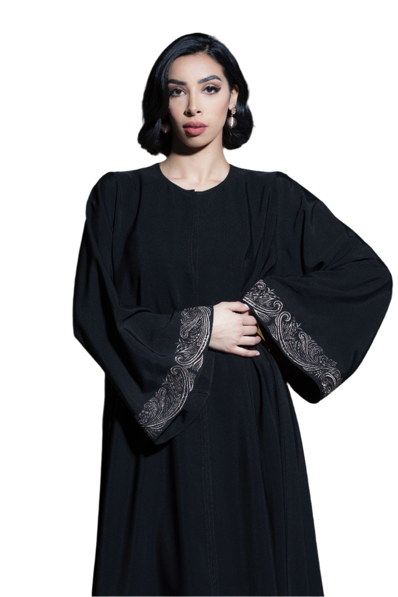 BLACK CUFF EMBROIDERED SOALON ABAYA.