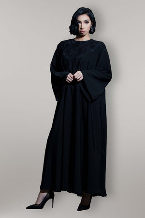 BLACK FRONT EMBROIDERED SOALON ABAYA.