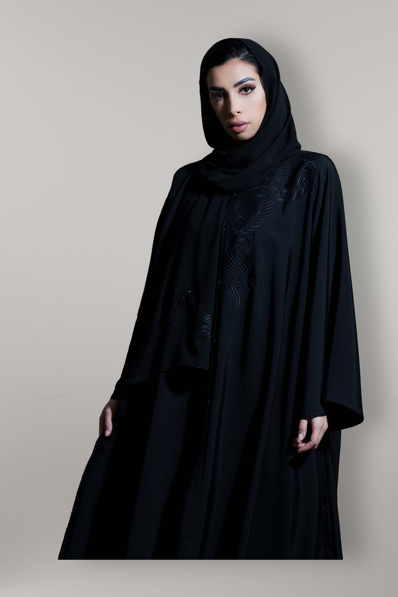 BLACK FRONT EMBROIDERED SOALON ABAYA.