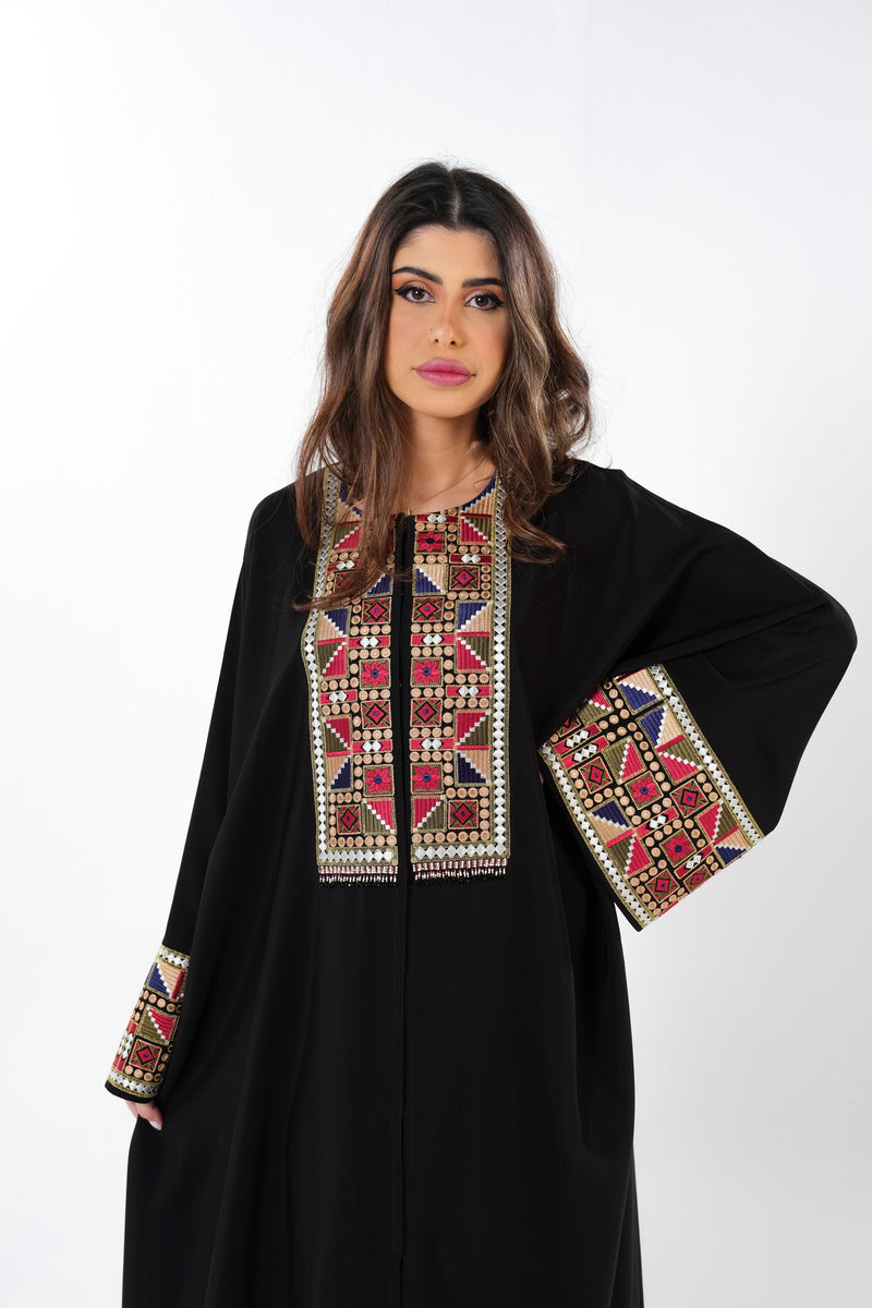 BLACK EMBRODERED SOALON BISHT ABAYA