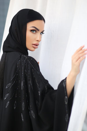 FLY CRYSTALIZED SOALON BISHT ABAYA