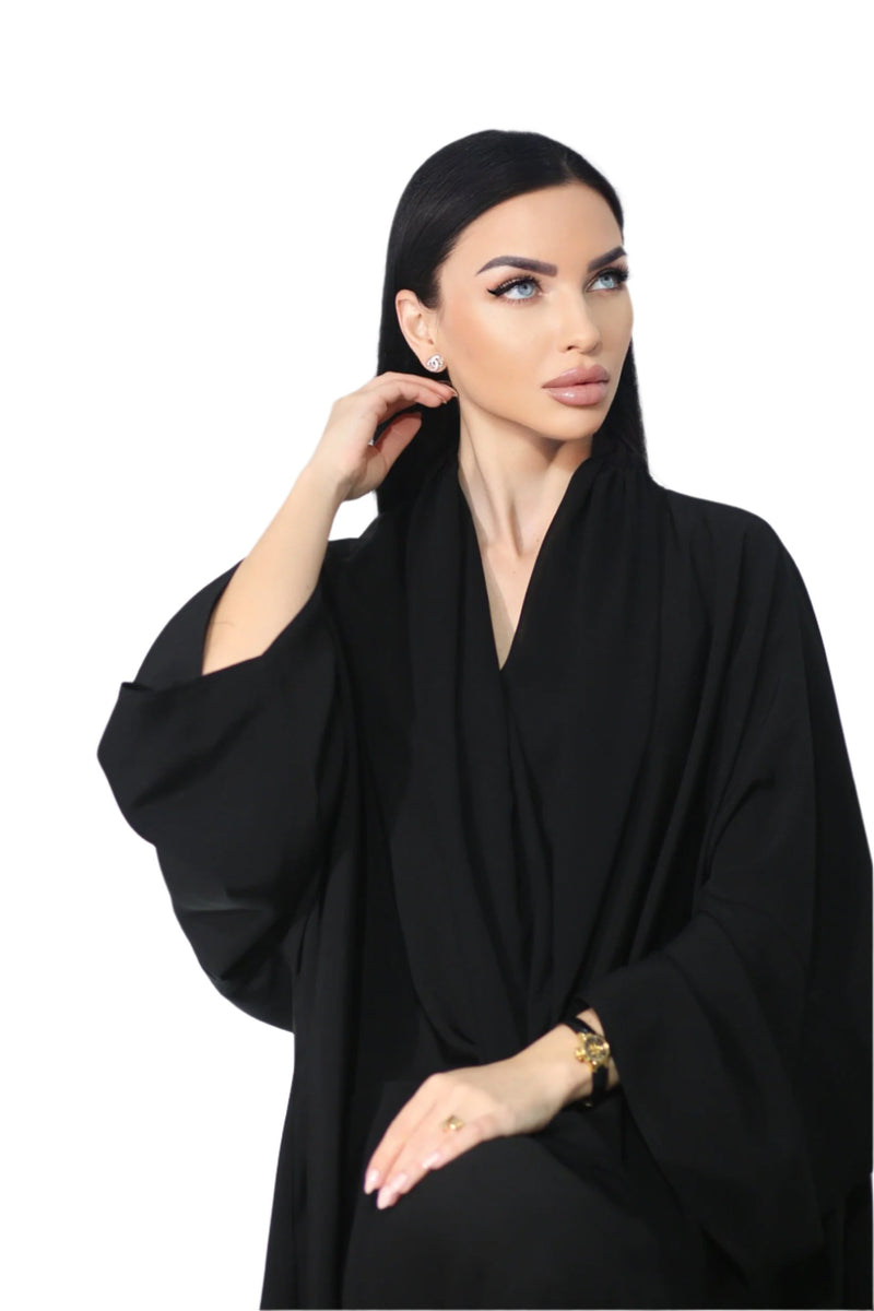 لكل يوم عباءة خام صالونا