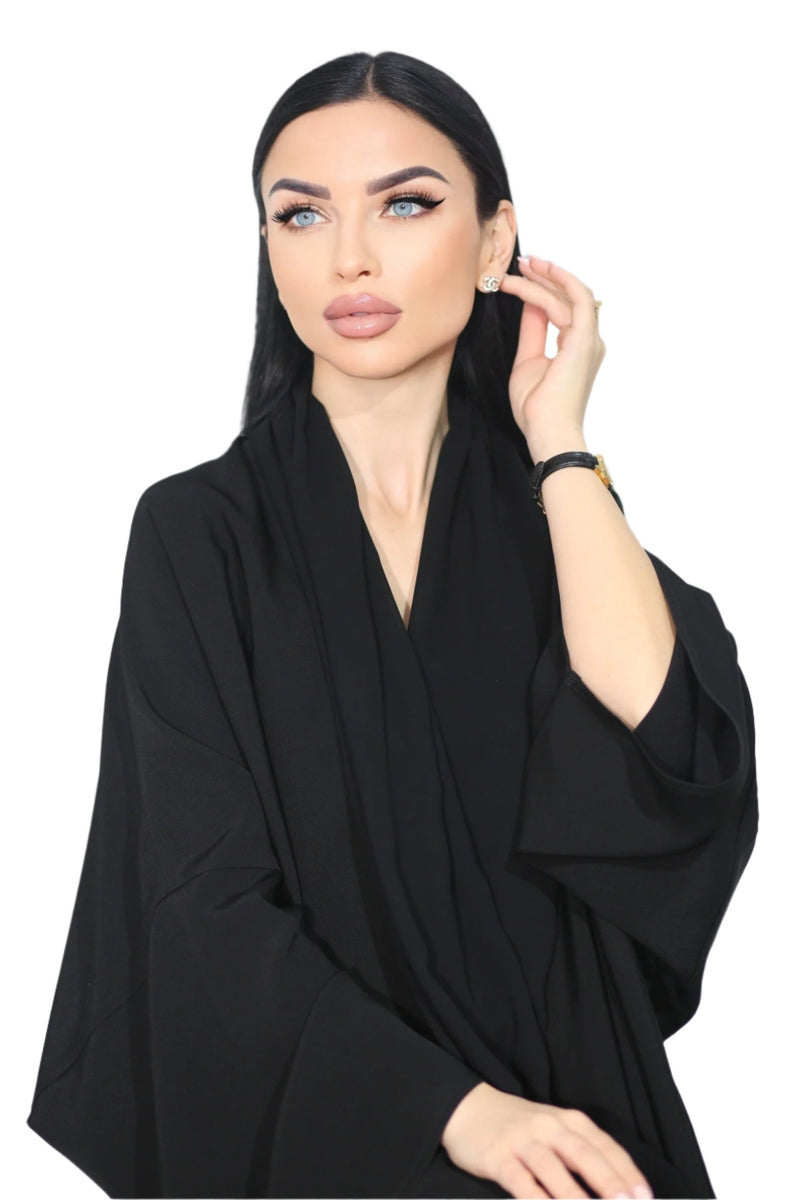 لكل يوم عباءة خام صالونا