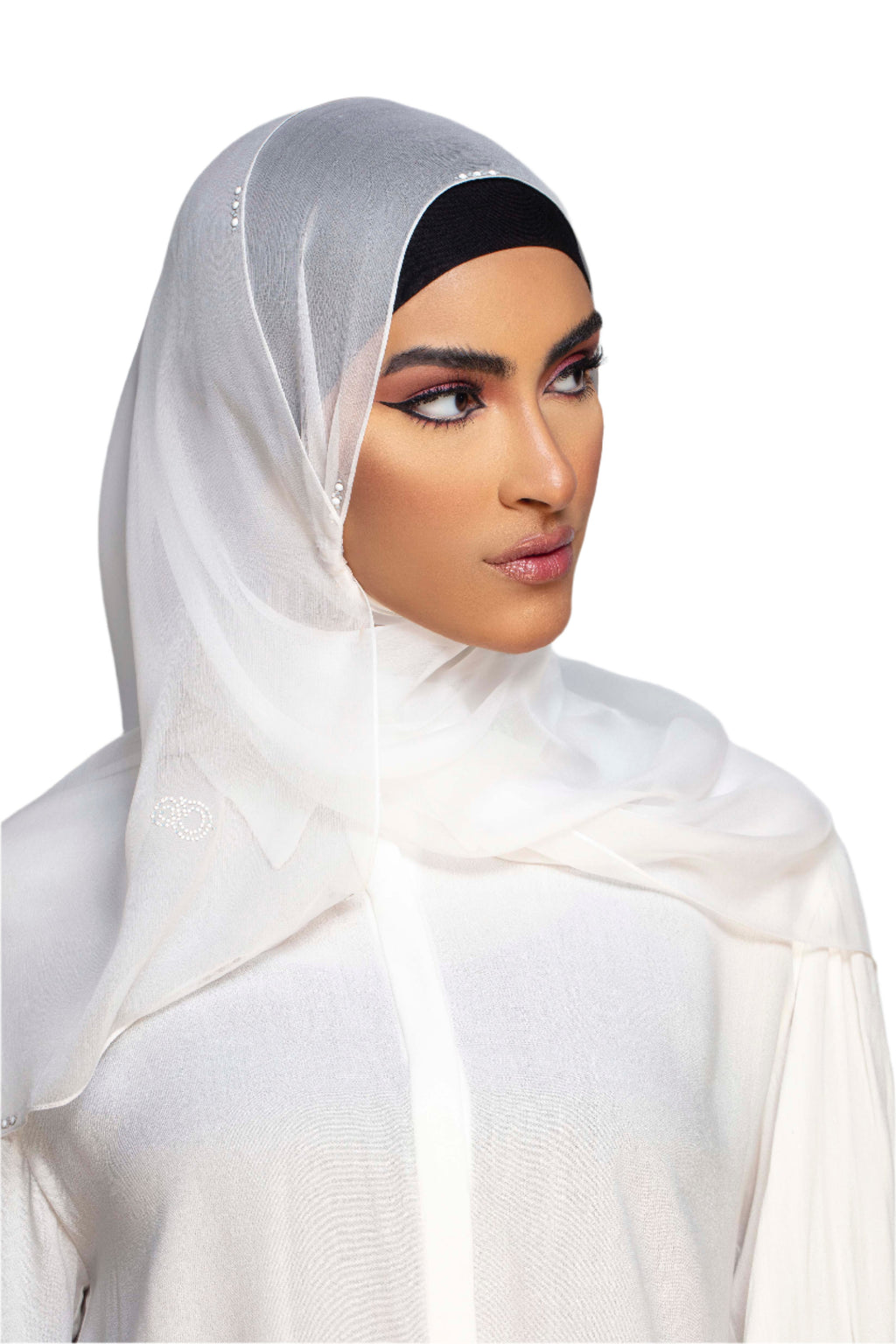 WHITE CHIFFON CRYSTALIZED PEARL SCARVE.